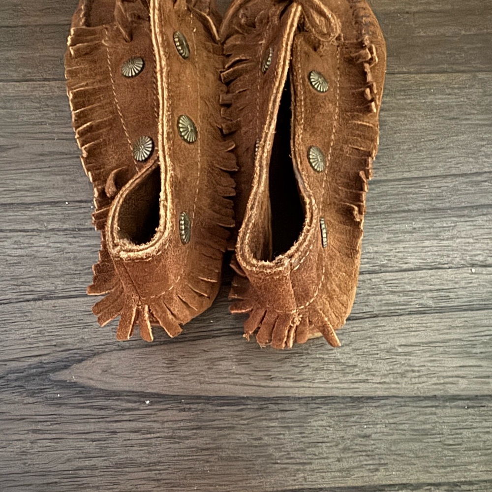 Minnetonka Fringe Suede Boots - Brown - Picture 4 of 7